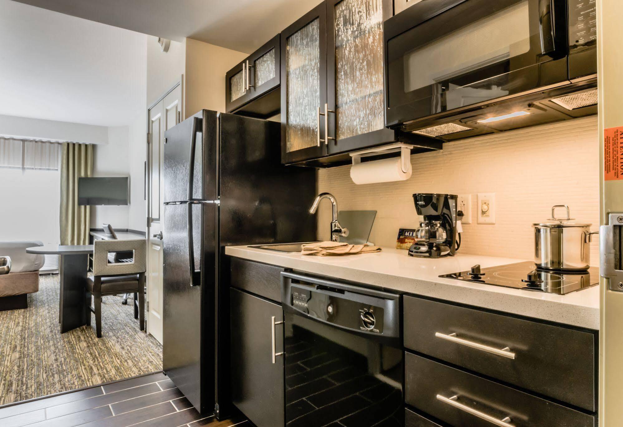 Candlewood Suites - Hartford Downtown Екстер'єр фото